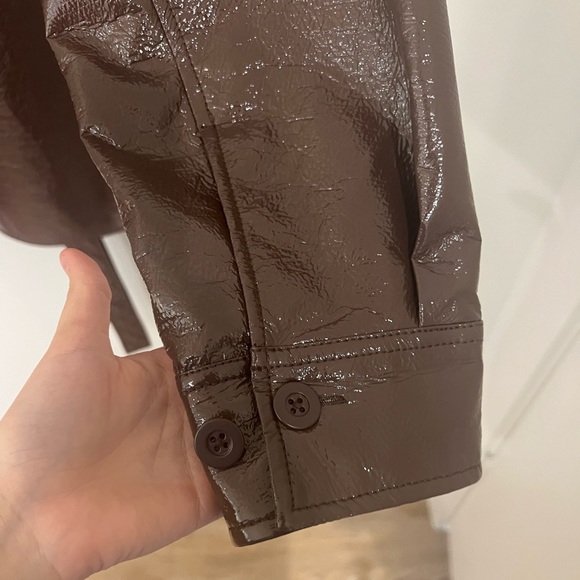 Aritzia Babaton Ava Vegan Leather Belted Shirt
Jacket Coffee Bean Brown - Picture 2 of 6
